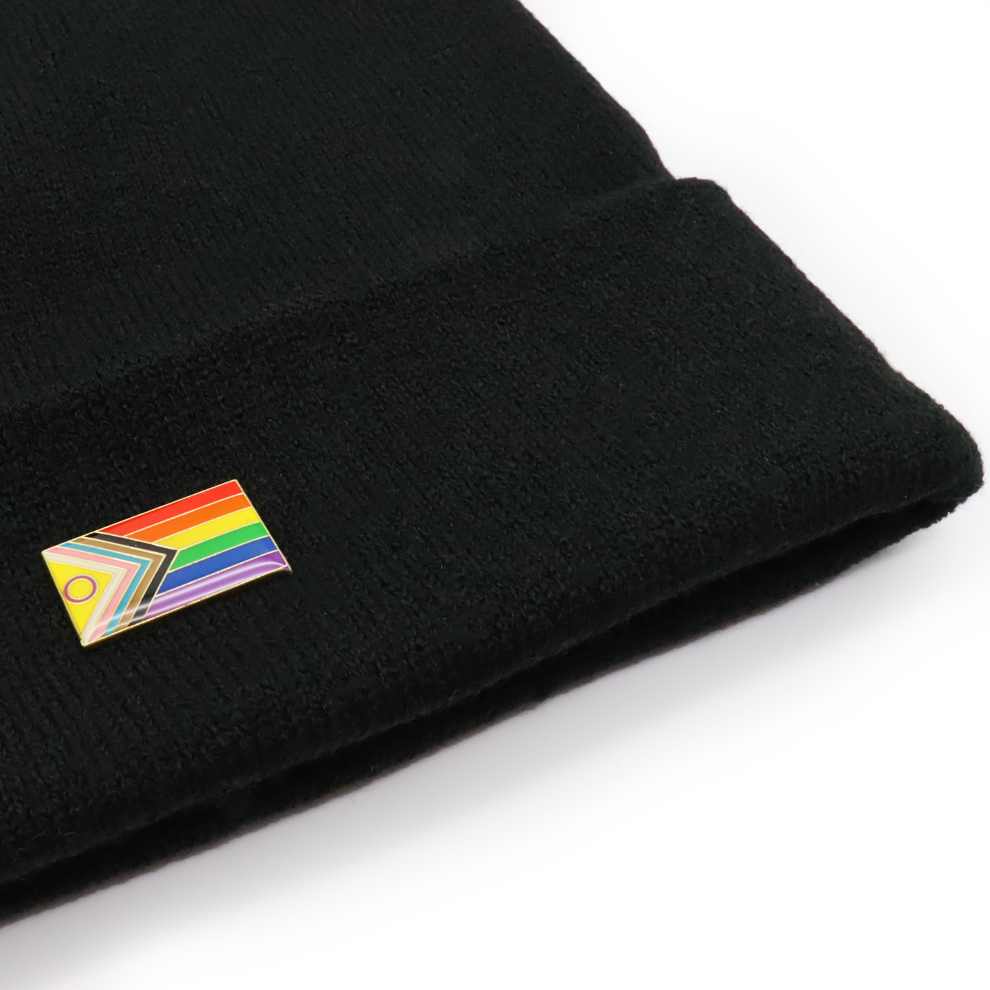 Progress Pride Pin an Wintermütze (schwarz)