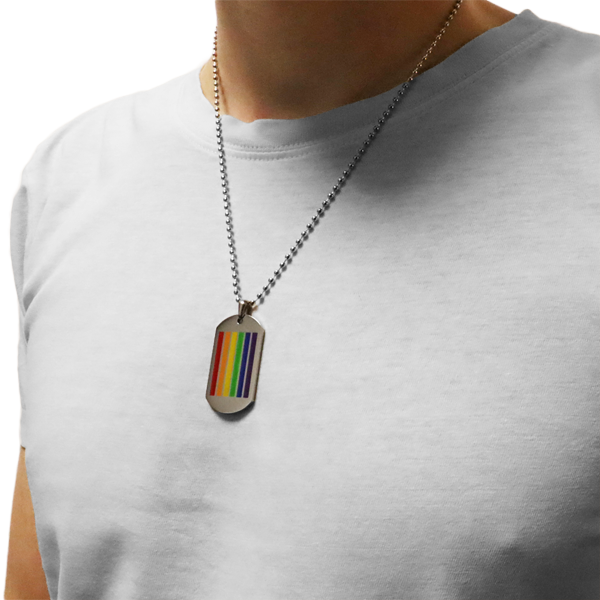 Dog Tag (Pride Edition) als Accessoire fürs Outfit (auf T-Shirt)