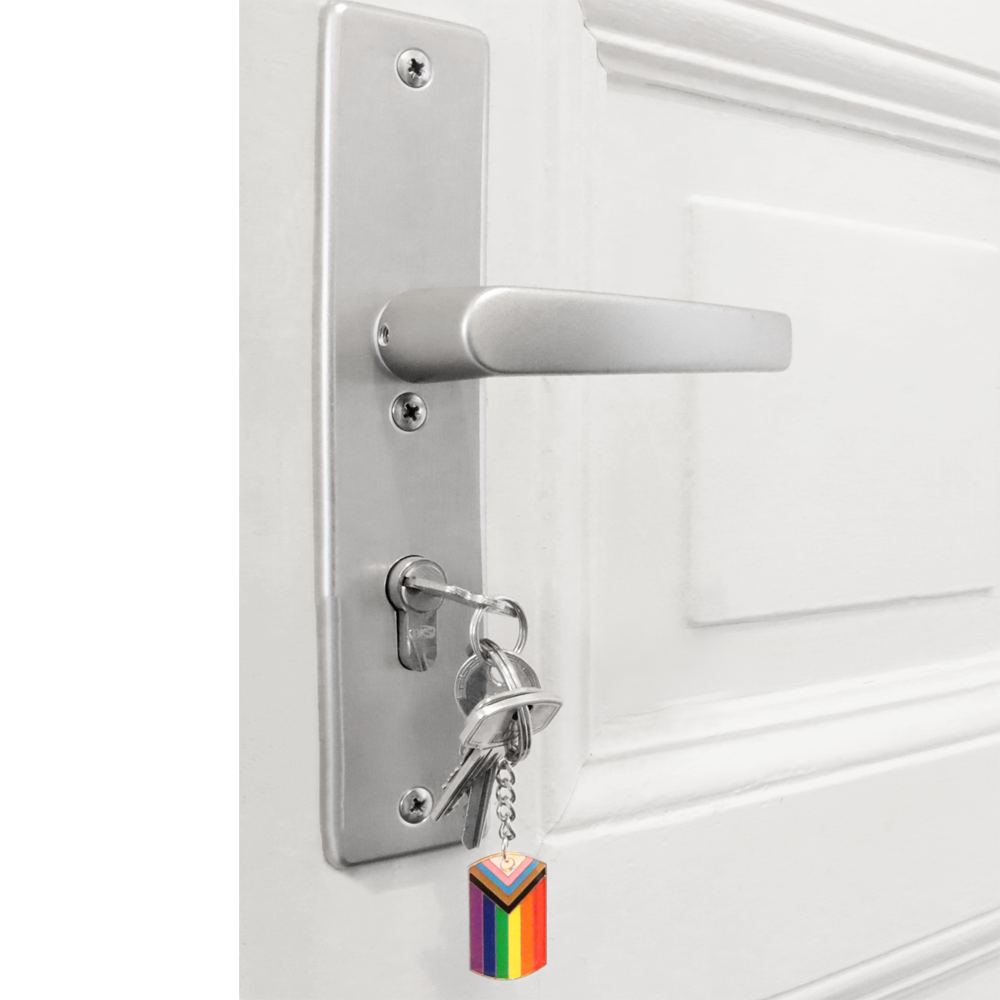 Progress Pride Schlüsselanhänger im Schloss